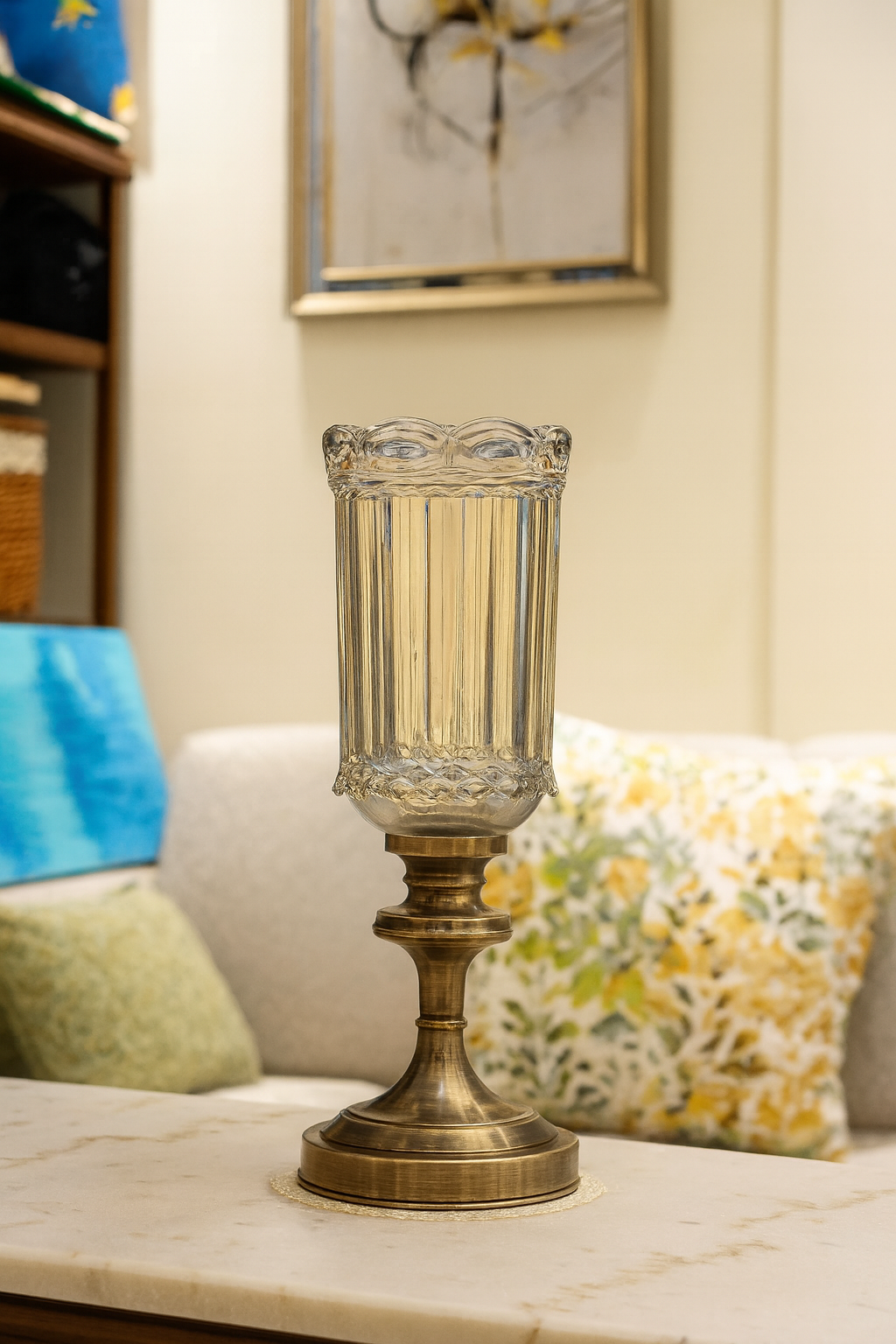 1e4a04ef-5ccb-4d83-880f-0e1bd55fea20 Vintage gilded crystal vase - Image 1