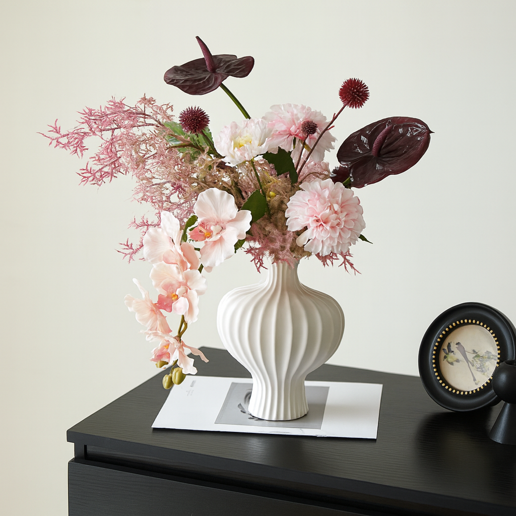 5873937f-850e-4224-91f0-f519e869f272 Pink Mist Dancing Simulation Bouquet - Image 1