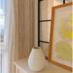 Simple ceramic vase with plain pattern - Image 3